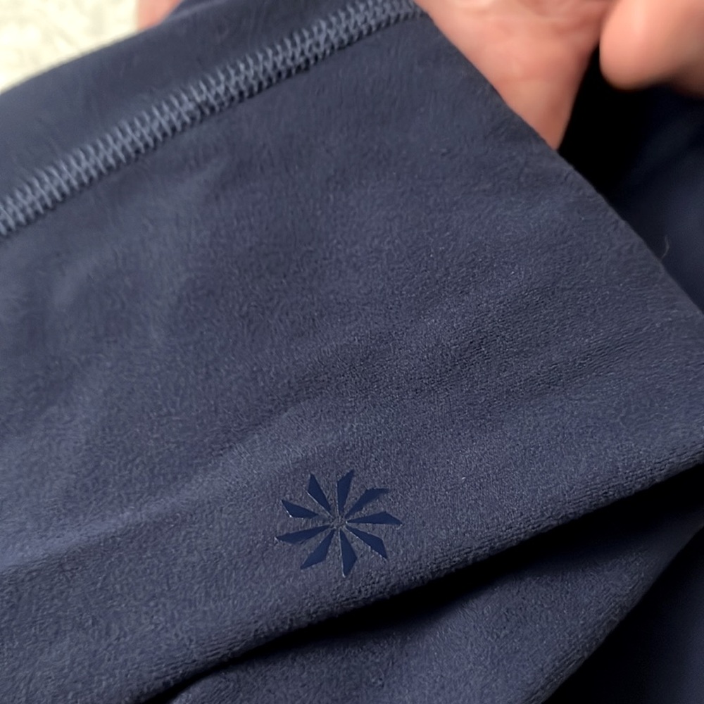 Athleta Girl stash your treasures capri leggings.